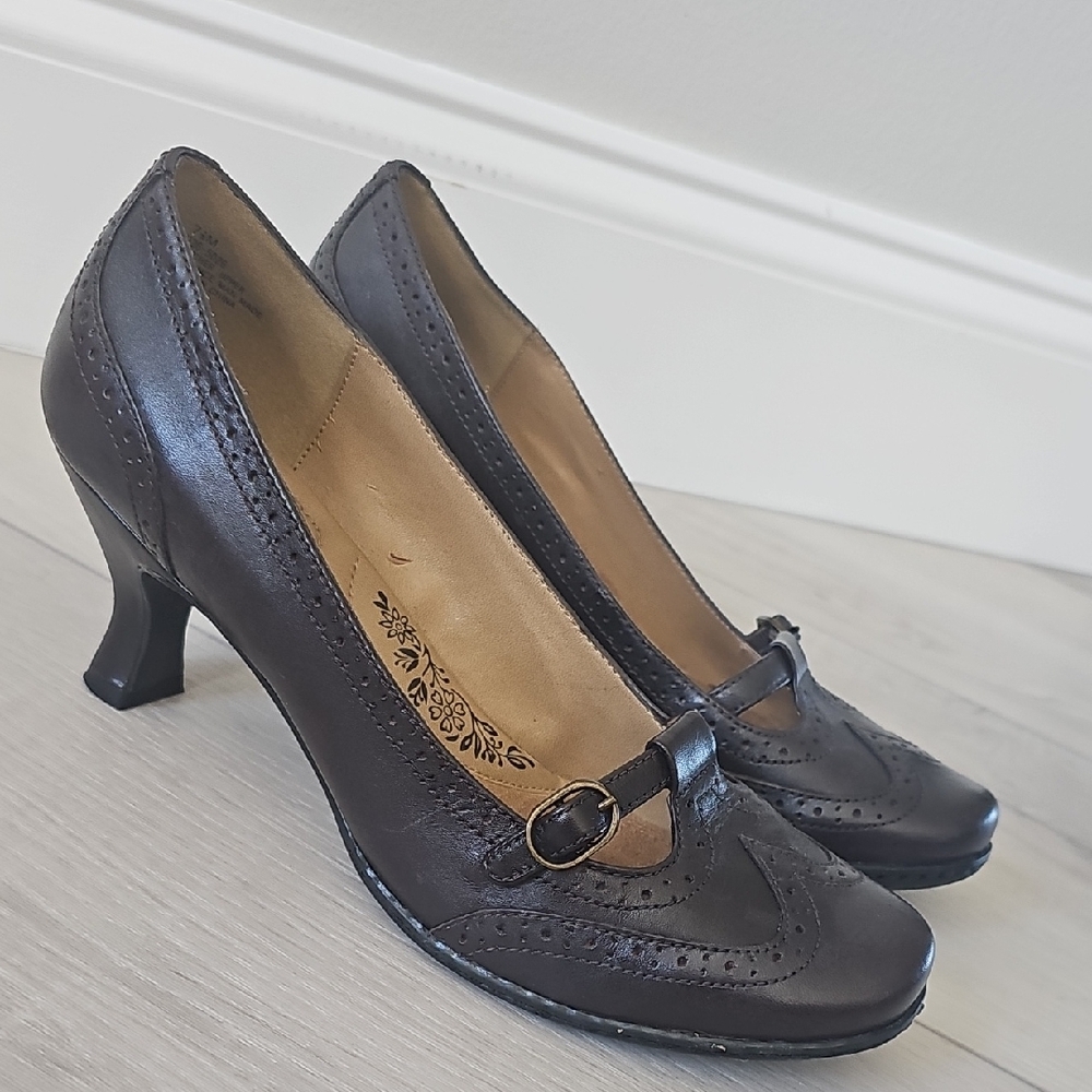 Chic Black Leather Heels with Buckle Detail